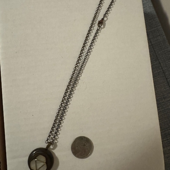 Handcrafted button necklace - Picture 2 of 3